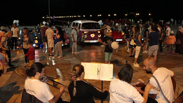 Vosvoslar eşliğinde 'Liv Şenliği'