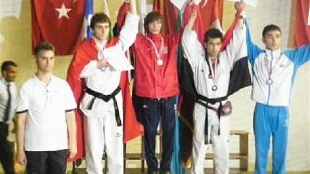 Taekwondo'da çifte başarı