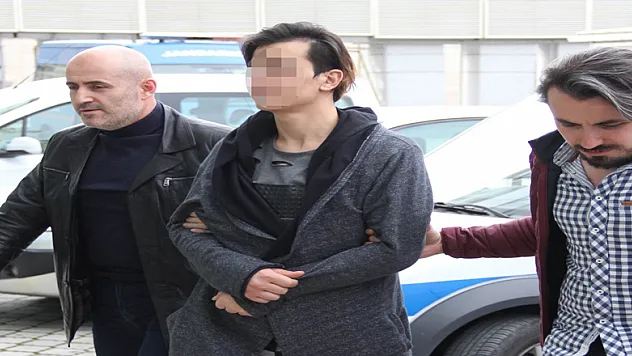 Samsun'da 18 yaşındaki genci sokakta hastanelik eden travesti yakalandı