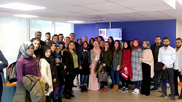 Çağrı Merkezi Öğrencilerinden Yapı Kredi ziyareti