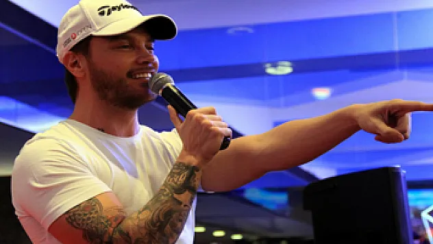 Ünlü pop sanatçısı Sinan Akçıl Samsunluları coşturdu