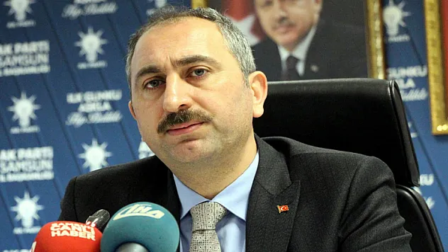 'İbadet edenlerle, ihanet edenleri ayırmak lazım'