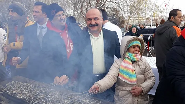 Milletvekili Erhan Usta hamsi şöleninde