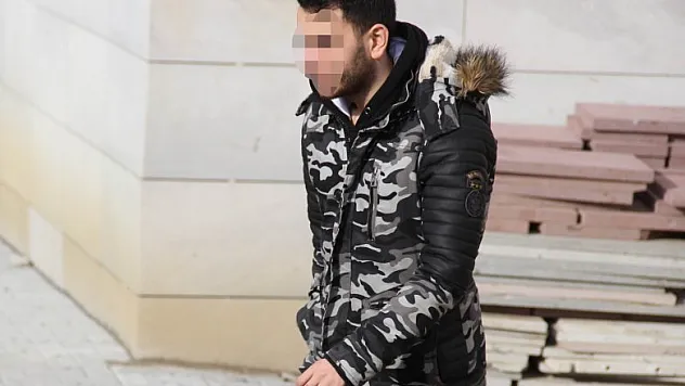 Bıçakla 2 kişiyi yaralayan genç, savcının itirazı üzerine tutuklandı 