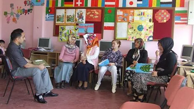 Fatih İ.Ö.O' da Aile Eğitimi semineri