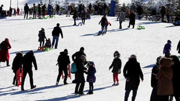 Akdağ Kayak Merkezi'nde Sömestr yoğunluğu
