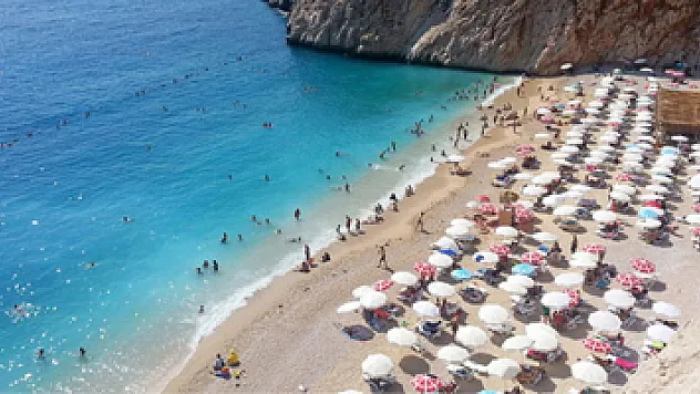 Turizm geliri 2017 yılında yüzde 27 arttı