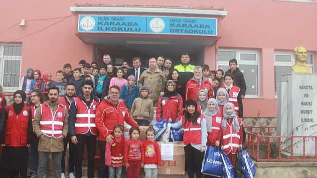 TÜRK KIZILAY'I ÖĞRENCİLERİ SEVİNDİRDİ