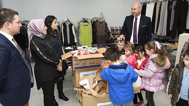 Tekkeköy Hayır Çarşısının Küçük Ziyaretçileri