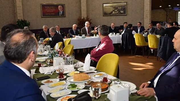 Başkan Yılmaz, Çiftlik Caddesi esnafıyla buluştu