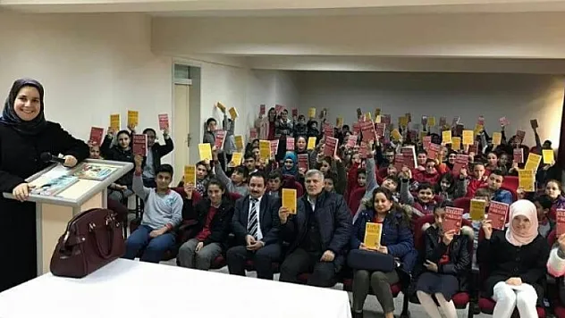 KIZILOT ÖĞRENCİLERİ YAZAR ARVAS'LA BULUŞTU