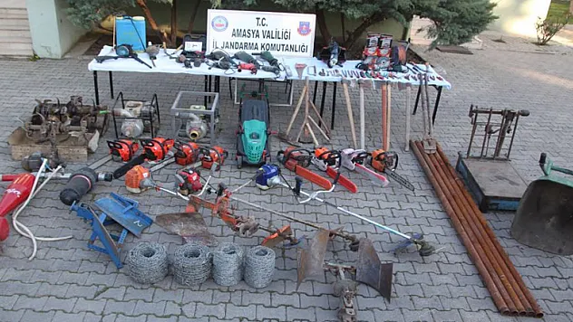 Tarım aletlerini çalıp hurdacıya sattılar