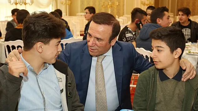 BAŞKAN GENÇ: ŞEHİR OLARAK BİLGİ ÜRETMELİYİZ