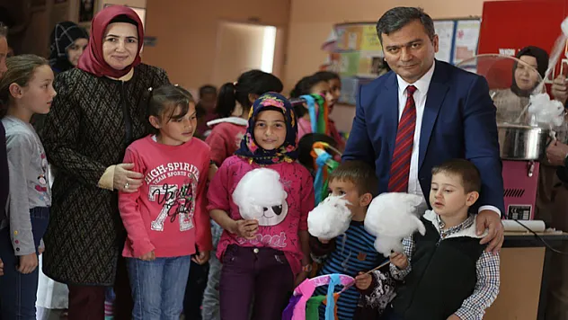 'GÖNÜLLÜ ÖĞRETMENLER EL ELELE'