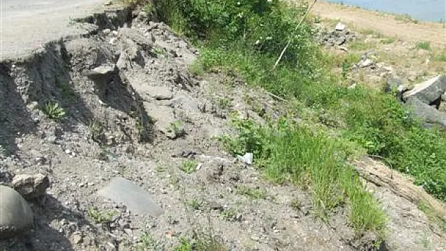 TOKİ yolu kazaya davetiye çıkartıyor