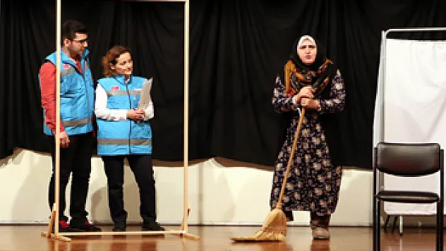 Sağlık çalışanları ilginç anılarını tiyatro ile anlattı
