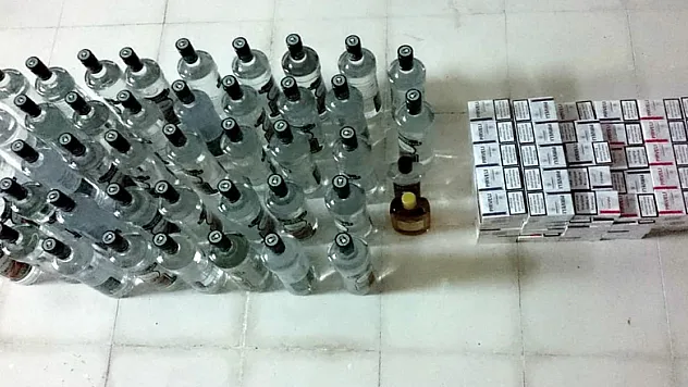 Samsun'da kaçak içki ve sigara ele geçti