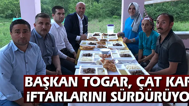Başkan Togar, Çat kapı İftarlarını Sürdürüyor