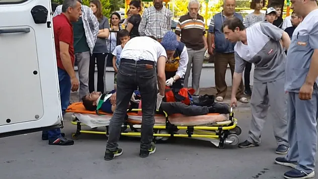 Otomobil ile motosiklet çarpıştı: 1 yaralı 