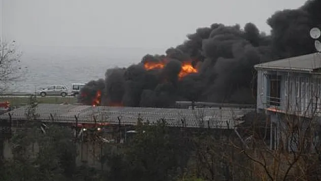 Asfalt şantiyesindeki yangın korkuttu