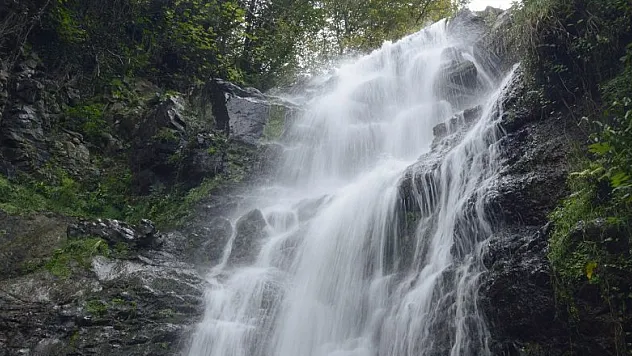Kurşunlu Şelalesi görenleri büyülüyor