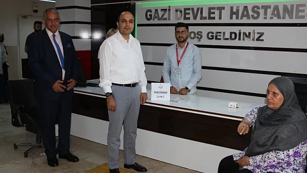 Yabancı hastaların derdine 'tercüman' oluyorlar 