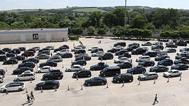 Akın akın geliyorlar: 24 saatte 7 bin 66 araç