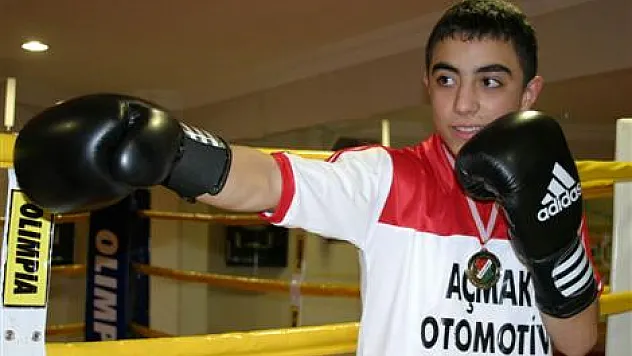 Küçük boksörün hedefi büyük