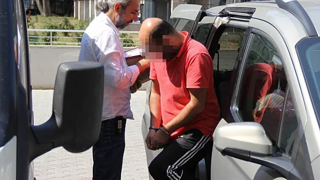 Hastanenin garajındaki şoför odasında bir kişi bıçaklandı