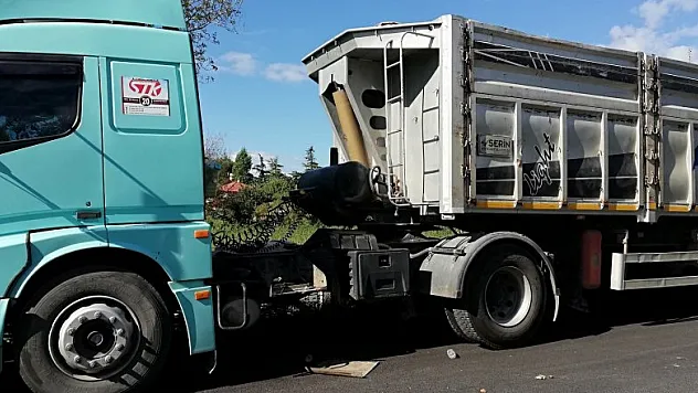  Park halindeki kamyonun aküleri çalındı 