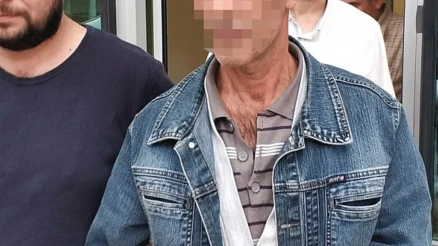 Baba oğlunu tabancayla vurdu