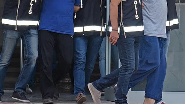   Karı-koca gaybubet evinde yakalandı