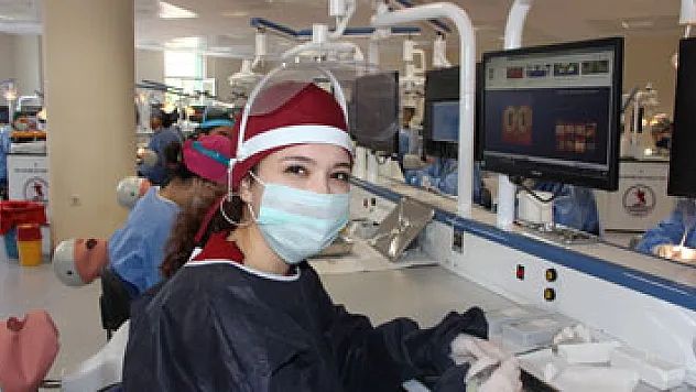 Geleceğin diş hekimleri bu laboratuvarlarda yetişiyor