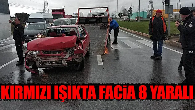 Kırmızı ışıkta facia: 8 yaralı