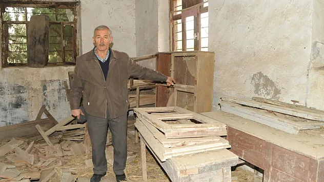 Tarihi okul çürümeye terk edildi