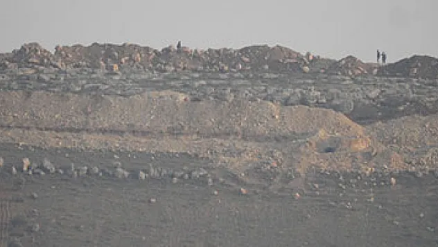 YPG'li teröristlerin hendek nöbeti