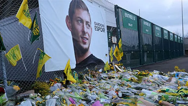 Arjantinli futbolcuyu taşıyan uçağın enkazına ulaşıldı