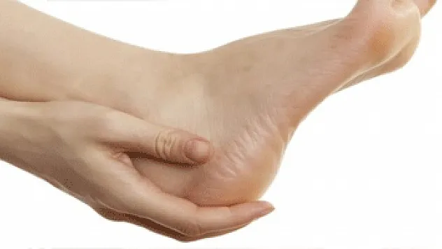 Topuk ağrısı her 3 kişiden birini etkiliyor