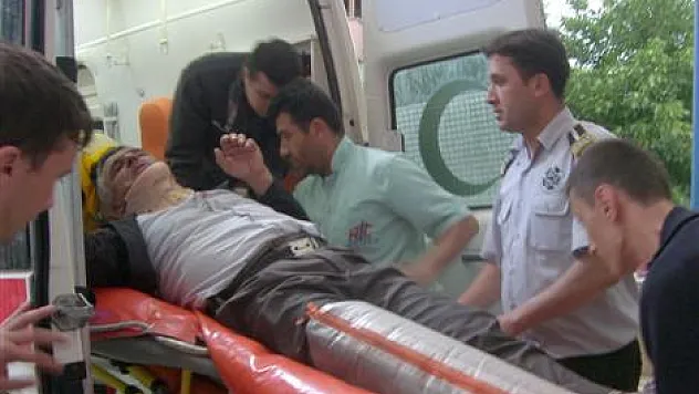 Otomobil takla attı 2 yaralı