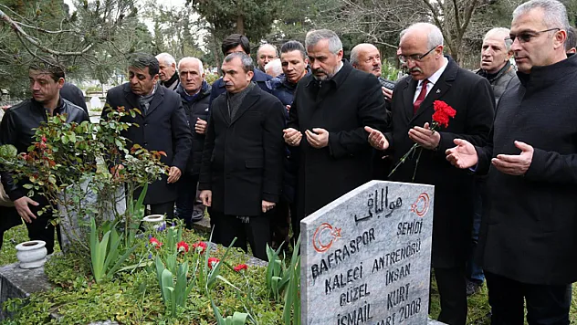 Teknik Direktör Gezer ve Kaleci Antrenörü Kurt unutulmadı 