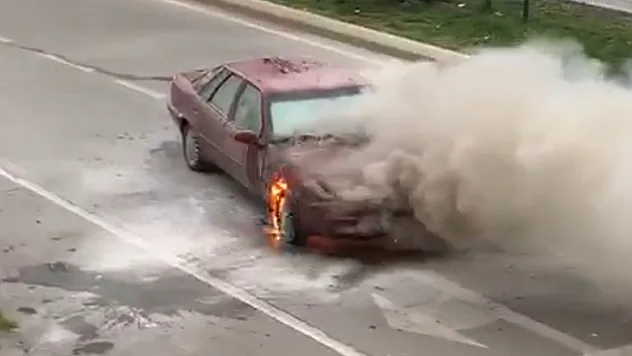 Seyir halindeki otomobilde yangın çıktı 