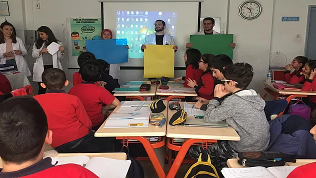 OMÜ'lü öğrencilerden çocuklara beslenme, kişisel hijyen ve çevre eğitimleri 