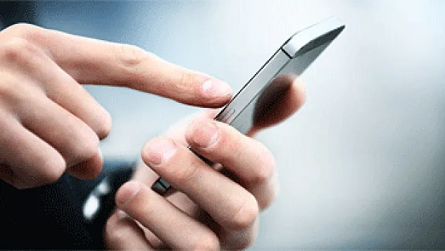 Bozulan telefonu mahkeme kararıyla iade etti