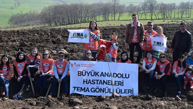 Fidanlar toprakla buluşturuldu