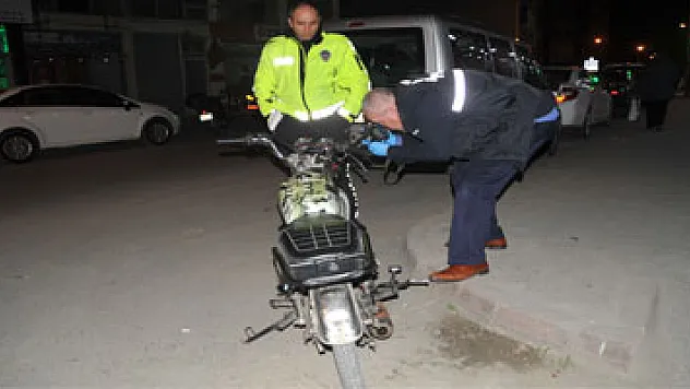 Dur ihtarına uymayan motosiklet çalıntı çıktı