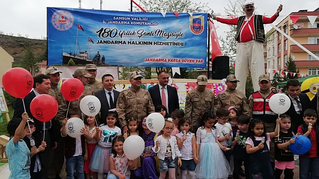 JANDARMA MİNİKLERLE BULUŞTU