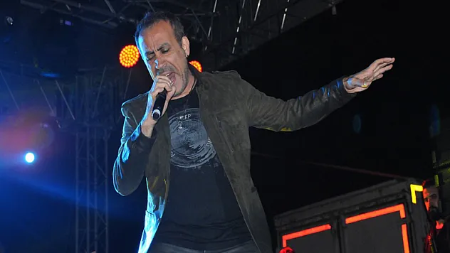 Haluk Levent Samsun'u salladı