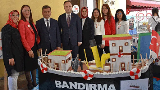 Anaokulu çocuklarından 100 Bandırma Vapuru maketi