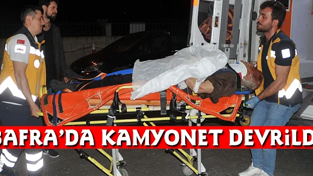 Bafra'da kamyonet devrildi: 2 yaralı