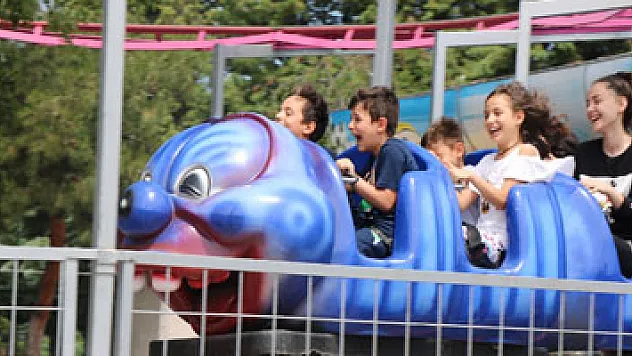 Bayramı gezerek ve eğlenerek değerlendirdiler